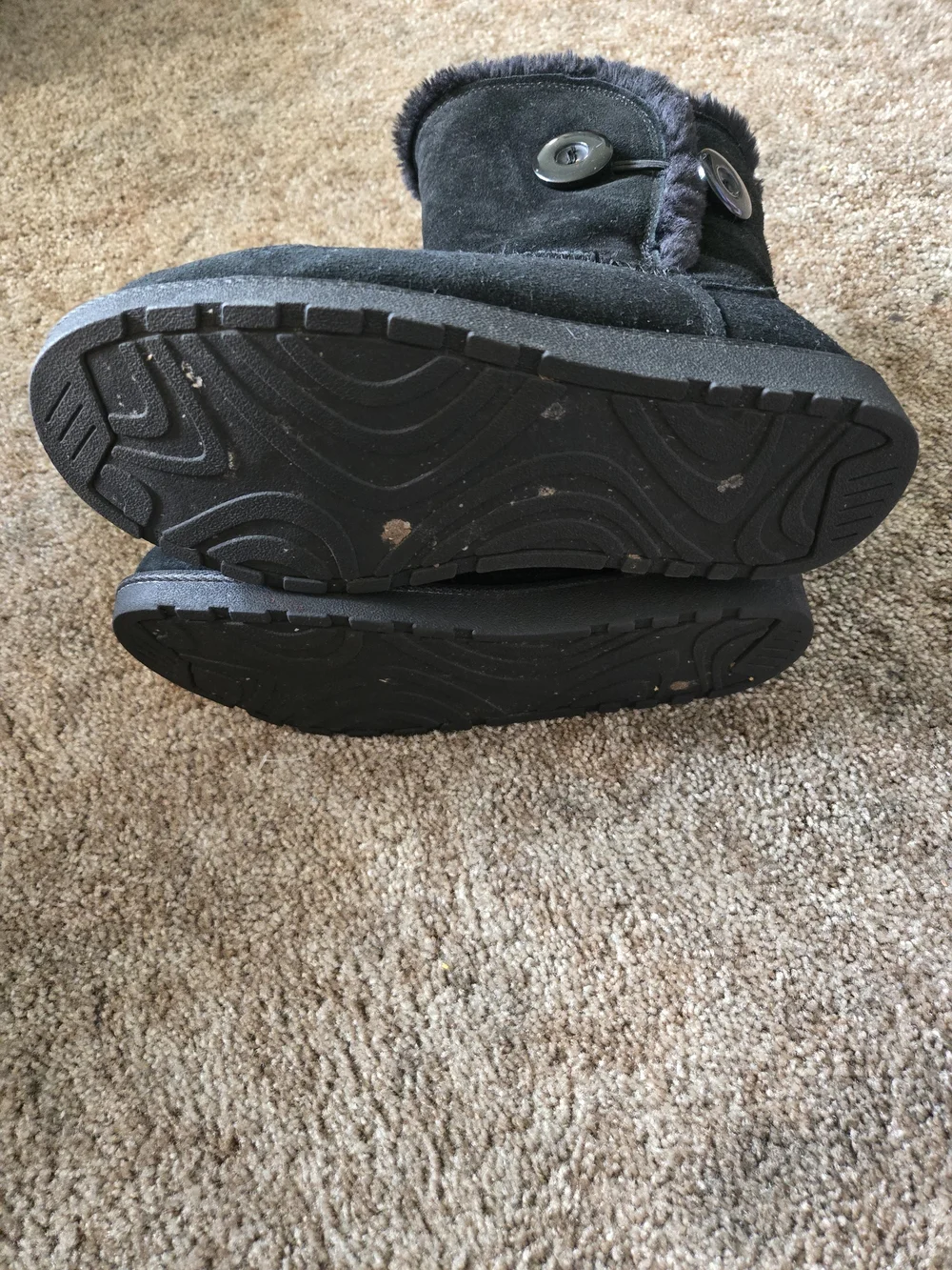 Kohl's SOSIGMA Black Faux Fur Lined Button Suede Boots